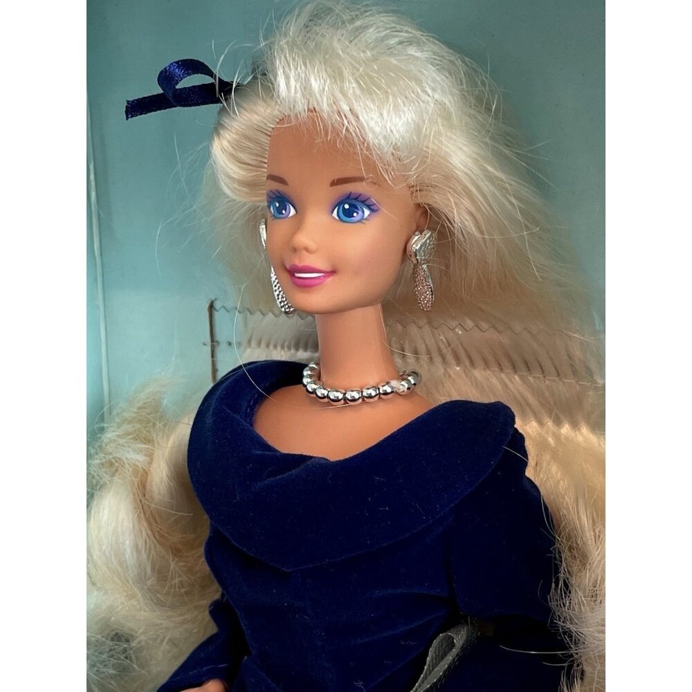 Mattel Barbie Doll Winter Velvet Special Edition 1995 First In A Series NRFB - Picture 8 of 8